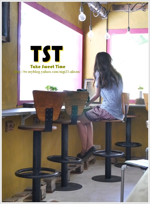 TST Cafe (124)
