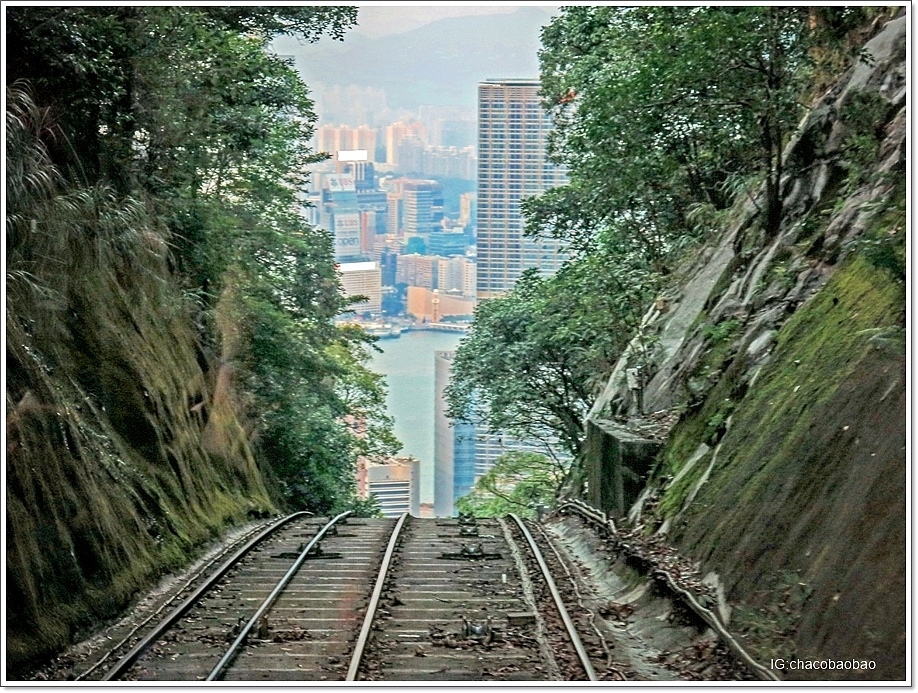 香港自由行20140905 纜車後面拍出去